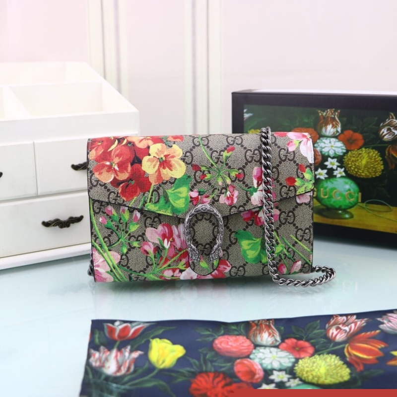 G*u*i wallets & purse